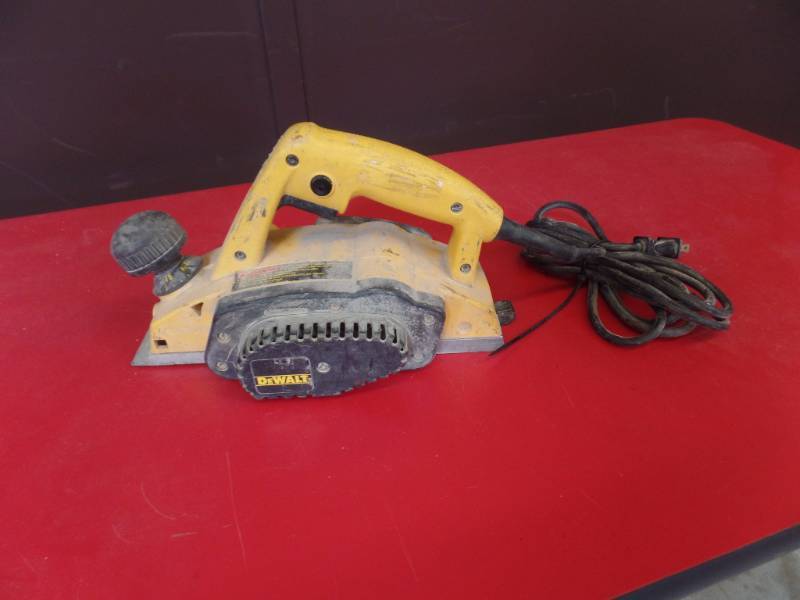 lot 520 image: DeWalt Adjustable Electric Plainer