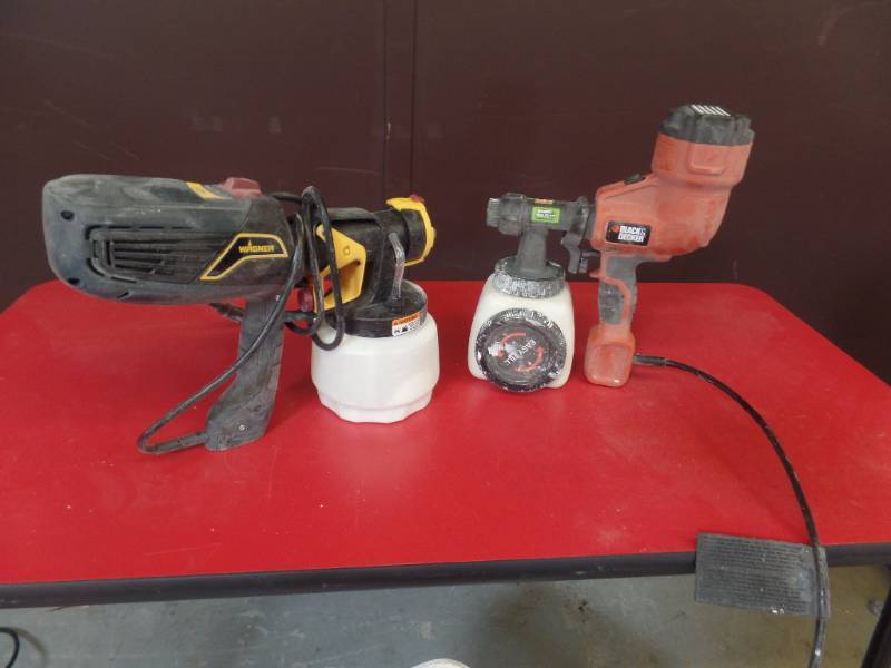 lot 521 image: 2 Spray Painter