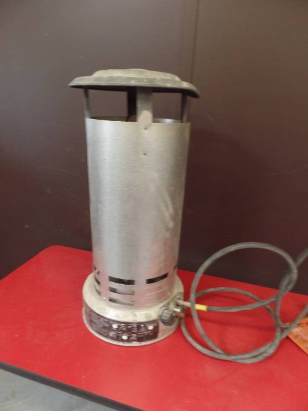 lot 522 image: Coleman Outdoor Propane Gas Heater