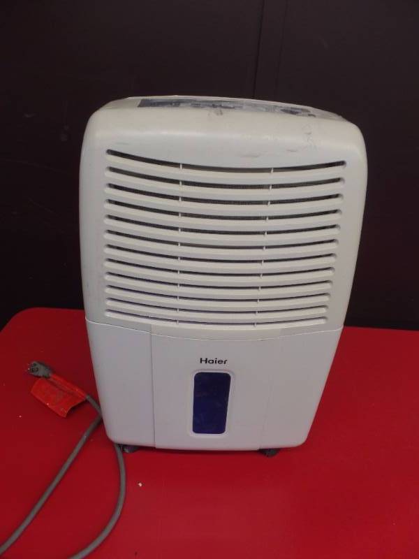 lot 528 image: Dehumidifier