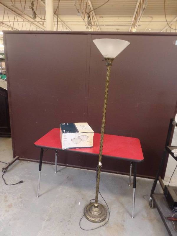 lot 544 image: Lighting