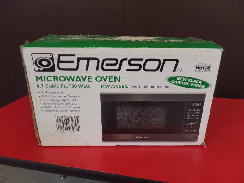 lot 545 image: Brand New Microwave Oven