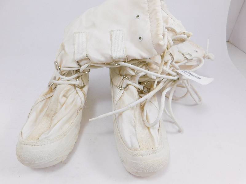 lot 17 image: Italian Military Mens Size 7.5-8.5 Alpine(White) Boots