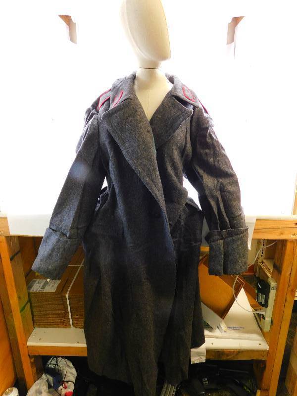 lot 19 image: Bulgarian Army Soviet Era Wool Overcoat Size L