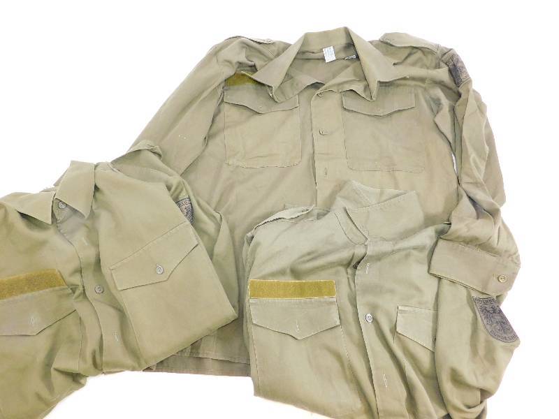 lot 23 image: Lot of 3 Austrian Military Button-Up Shirts