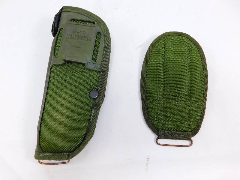 lot 55 image: Military Style Holster
