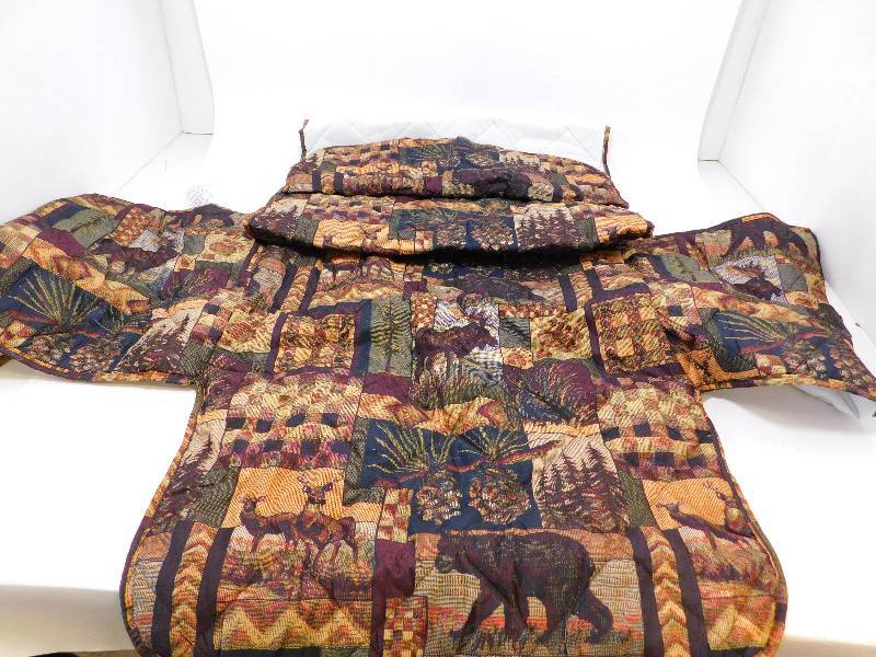 lot 77 image: Lodge Furniture Cover for Recliner