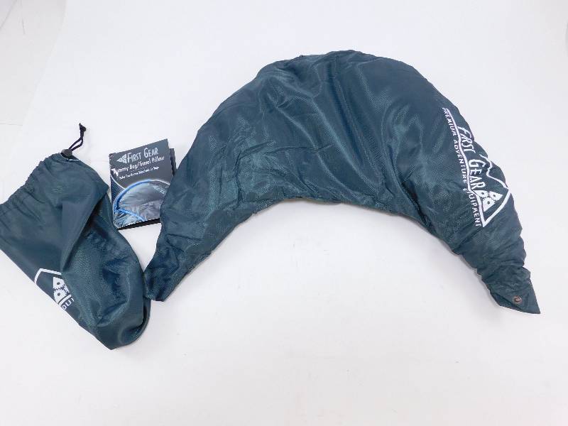 lot 87 image: Texsport Mummy Travel PillowBag