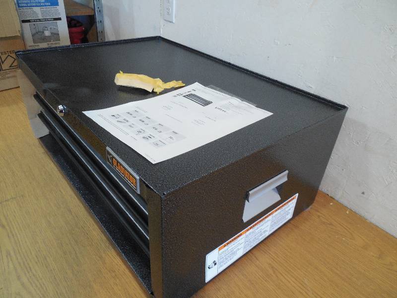 Gladiator Classic Series 26 in. W 3-Drawer Middle Tool Chest