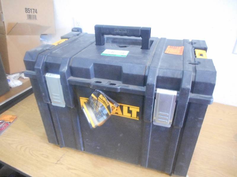 DEWALT TOOL BOX