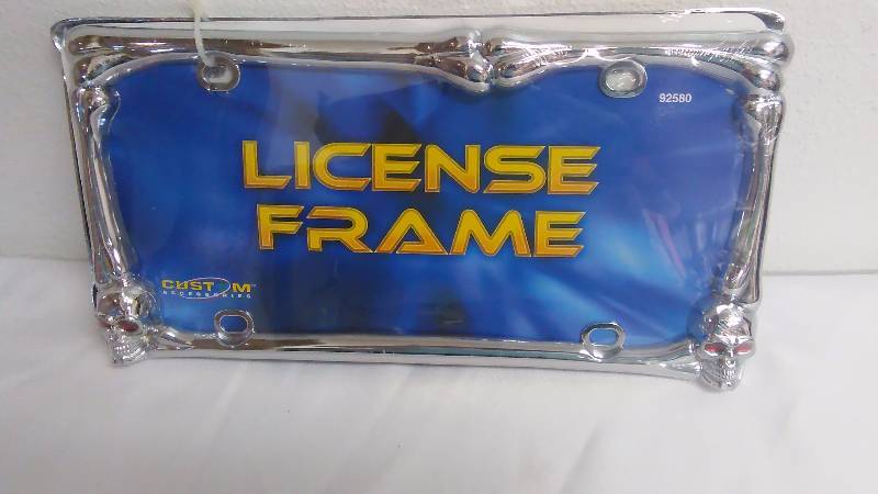 Skull License Plate Frame, Chrome (2)