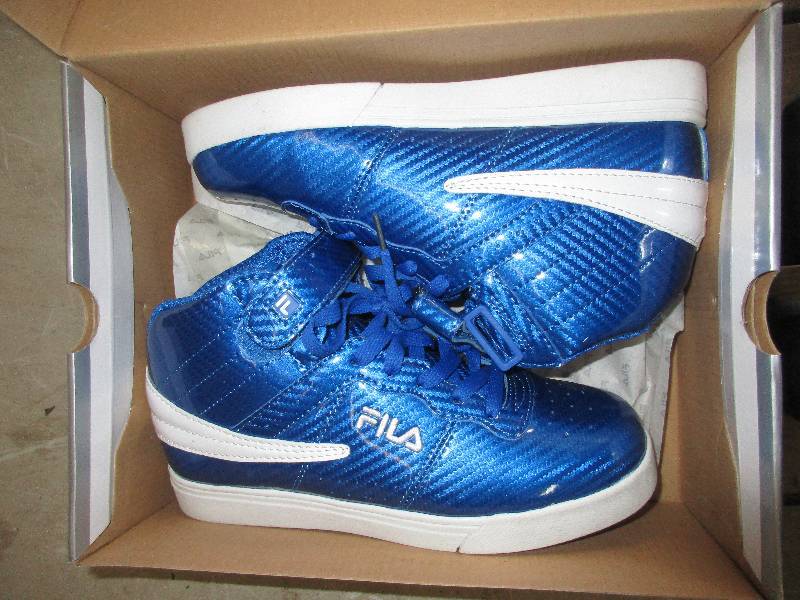 Fila size 5 shoe - New