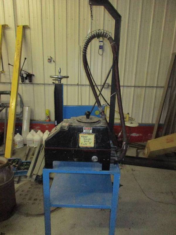 HMT hot melt tech hot glue gun machine and stand W box of glue