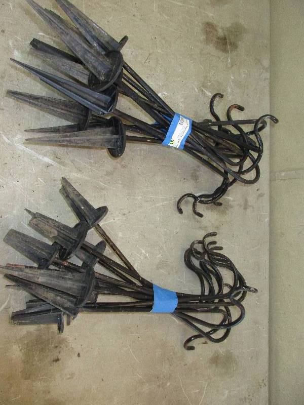 22 garden pot hangers
