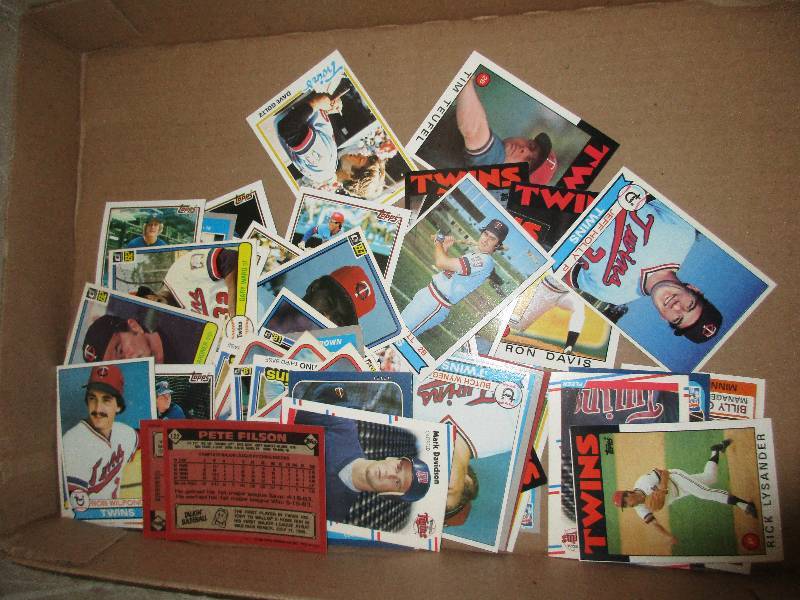 misc twins baseball cards and misc other cards 2 boxes