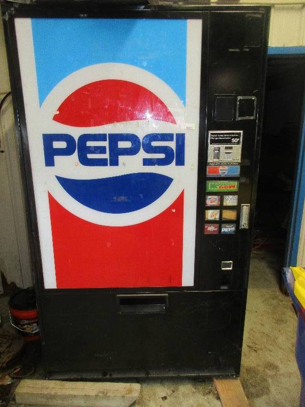 Pepsi pop machine works good