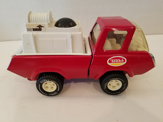 lot 20 image: Tonka Fire Truck