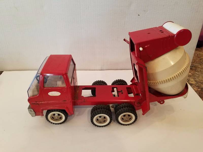 lot 26 image: Tonka Cement Mixer, From the 60s