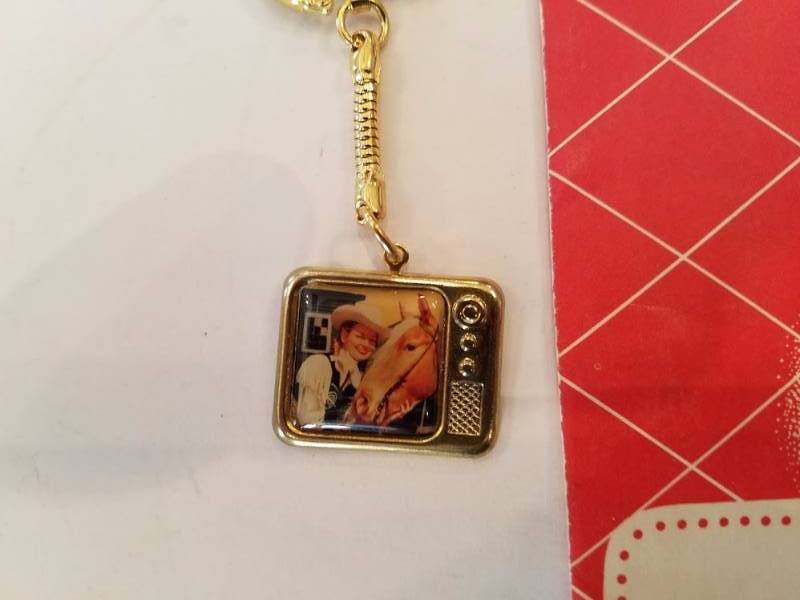 lot 102 image: Annie Oakley Memorabilia