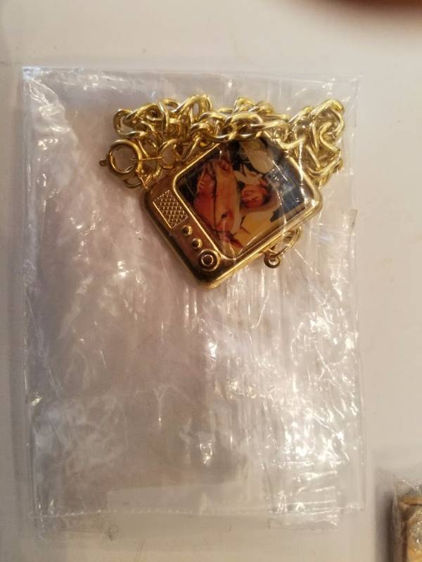 lot 101 image: Annie Oakley Memorabilia