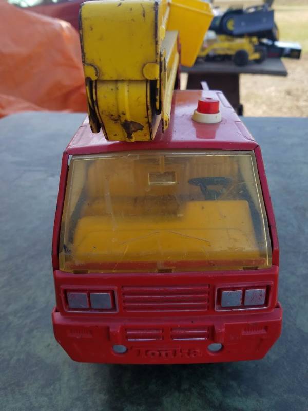 lot 56 image: Tonka 70s Fire BoomBucket Truck