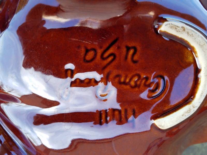 lot 46 image: Hull Pottery