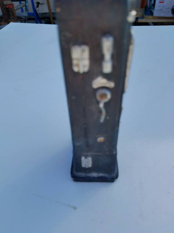 lot 93 image: Gas pump,desk-top piece
