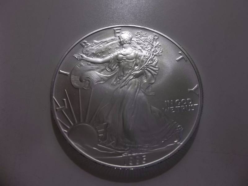 1995 US Silver Eagle 99.9 Fine Silver 1 Oz.Unc (In Unc Cond Valued  $30.00-$33.00) From Unc Roll