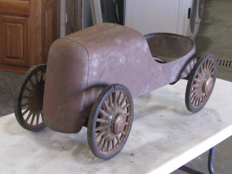 lot 3 image: Vintage 1930s Pedal Car