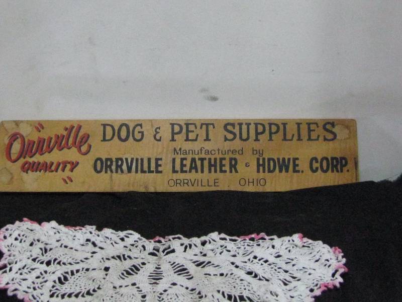 lot 12 image: Wood Sign