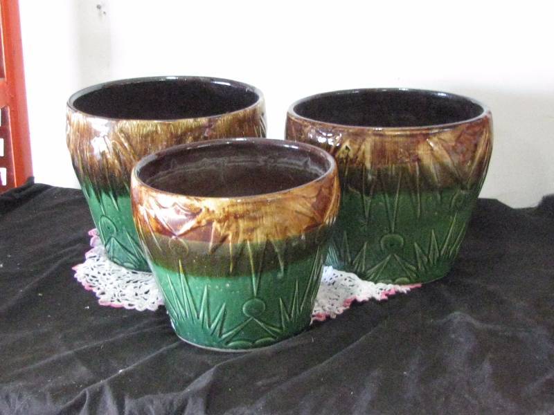 lot 27 image: Crock Flower Pots