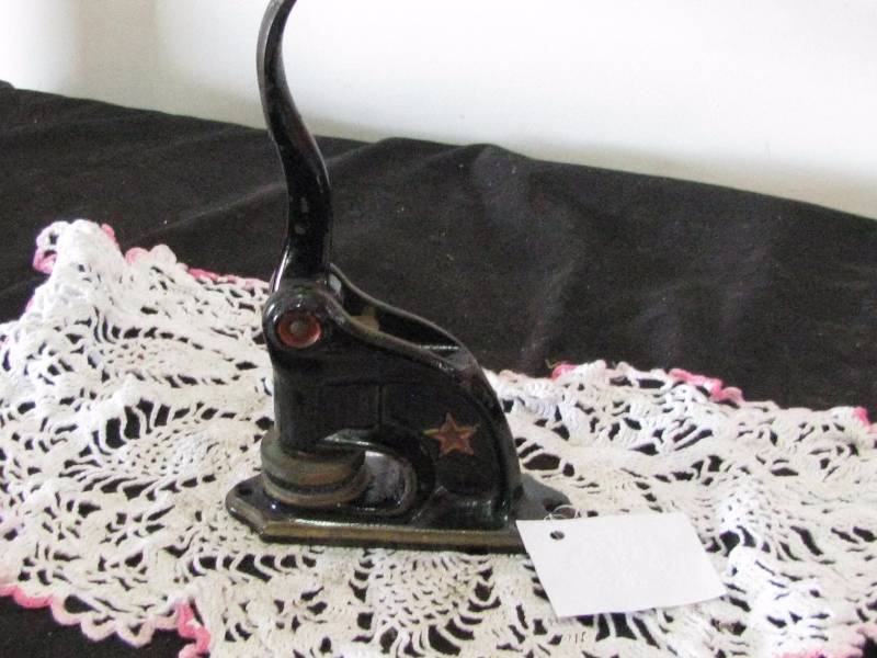 lot 30 image: Cast Iron Seal