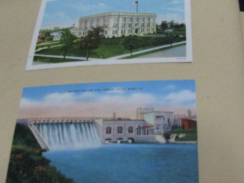 lot 54 image: Post Card collection