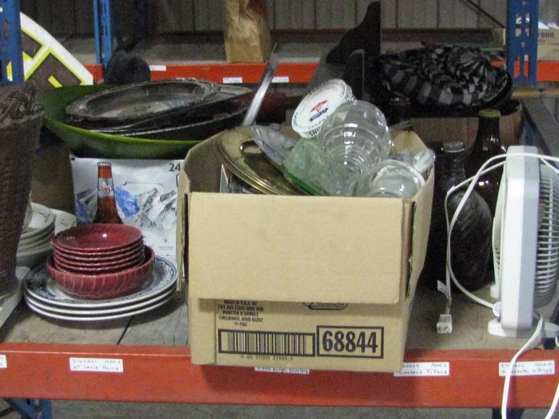 lot 67 image: Contents of Shelf