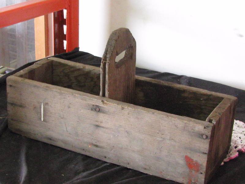 lot 72 image: Wood tool Box