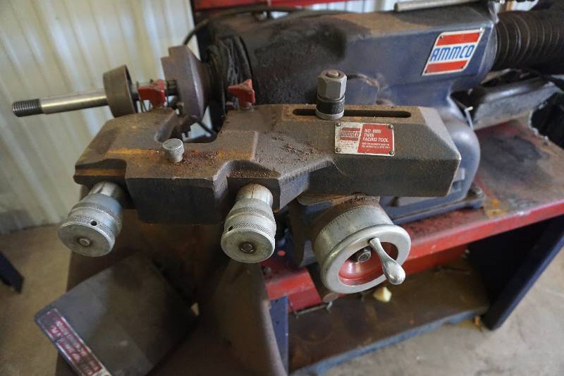 lot 1 image: Ammco Model Series 4000 Commercial Brake Lathe With Model 6950 Twin Facing Tool