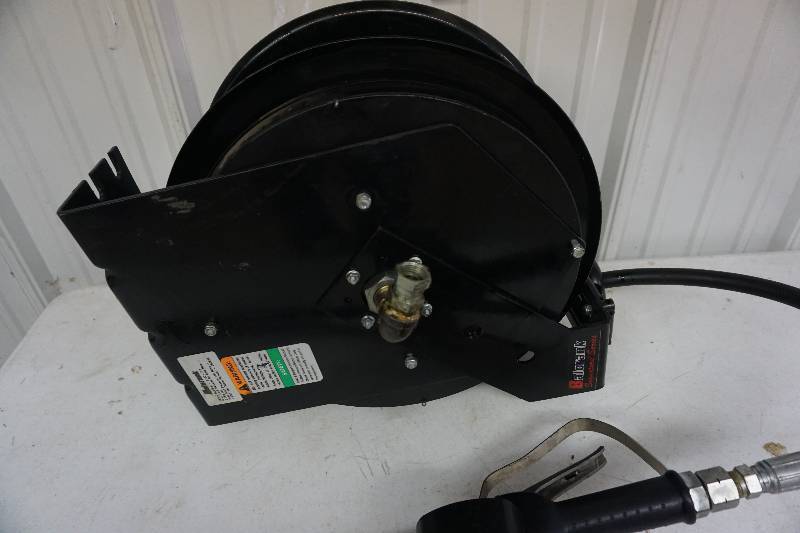 lot 3 image: Balcrank Model 2120-013 Signature Series Oil Delivery System Hose Reel