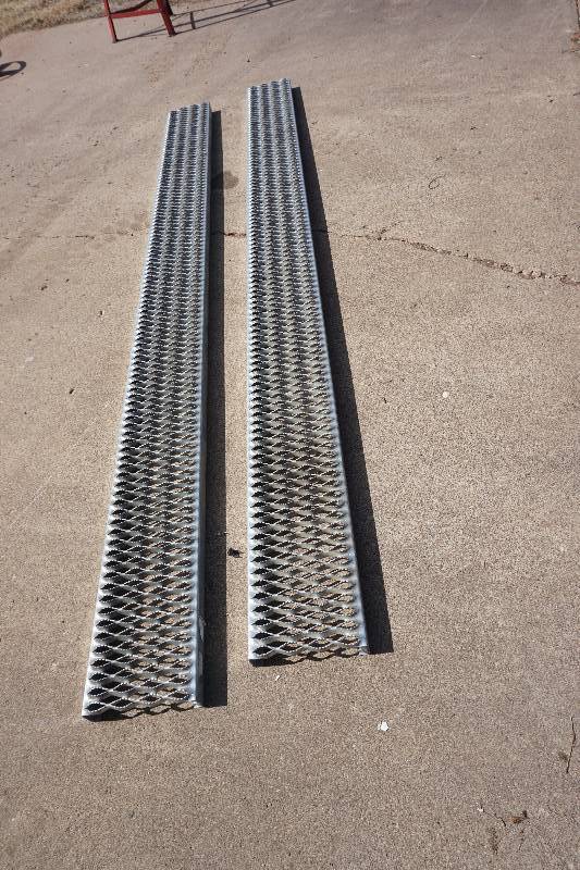 lot 18 image: Set of 2 -  10 Aluminum Load Ramps
