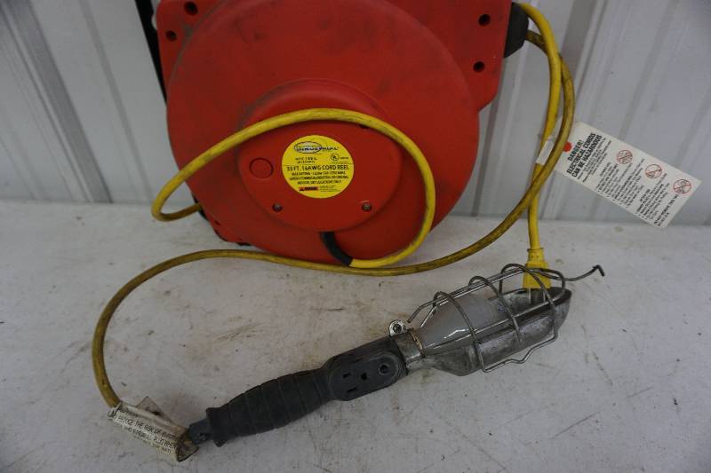 lot 30 image: Northern Industrial Tool Model NTE-153 -L  33 16 AWG Electrical Power CordService Light Reel