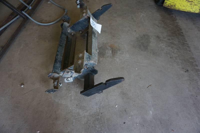 lot 38 image: Hiniker Pick Up Truck Front Snow Plow Mount