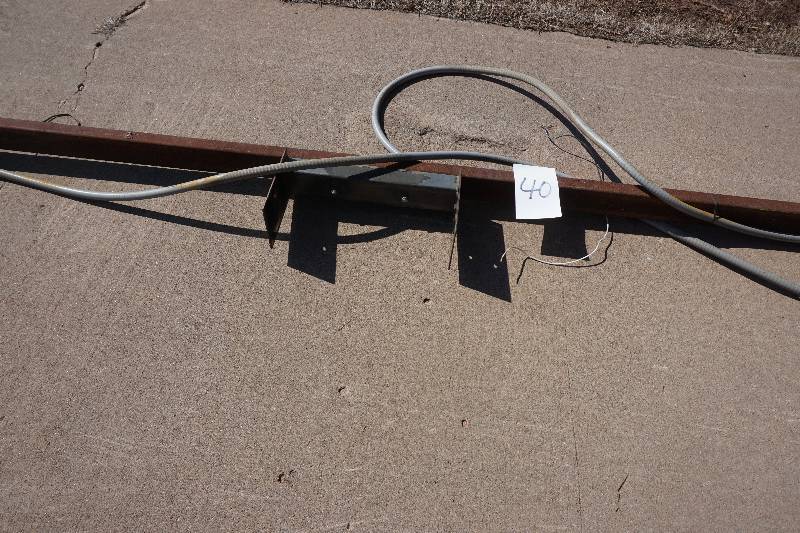 lot 40 image: 2  - Halogen Light Auto Bay Custom 10 Lighting Bar