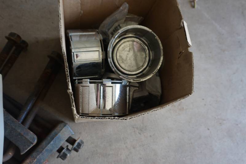 lot 73 image: Lot of Assorted Parts