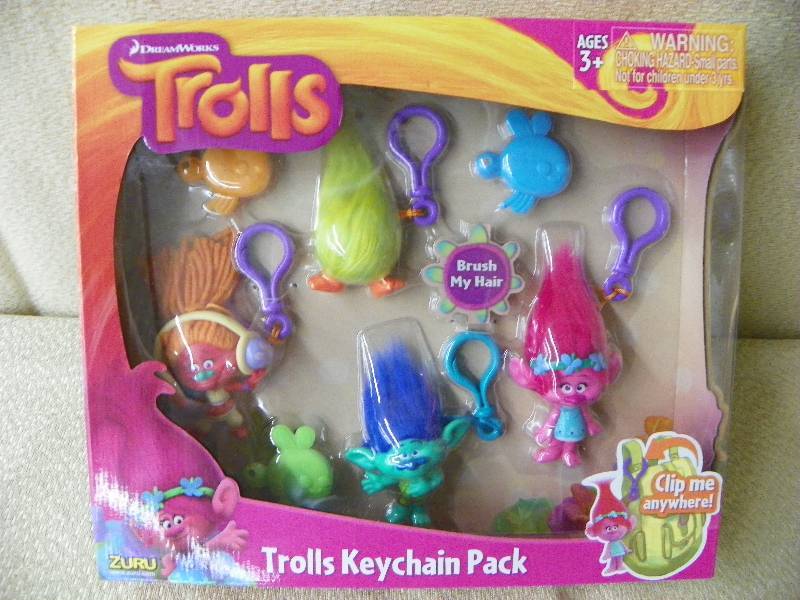 lot 135 image: Trolls-Medium Key Chain 4 Pk
