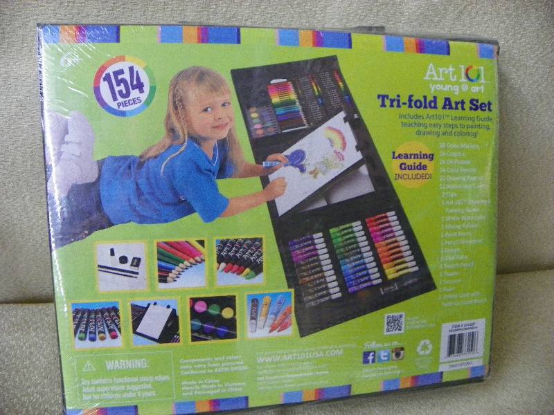lot 139 image: Art 101 Kids Trifold Art Set