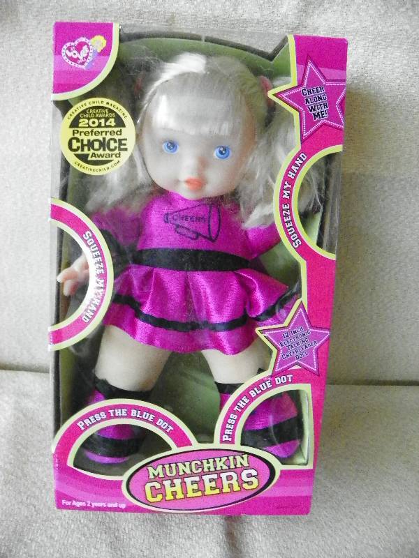 lot 186 image: 12 Munchkin Cheers - Pink Outfit