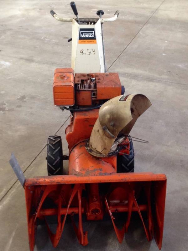 lot 11 image: Montgomery Wards Snowblower (model GIL 476 D - runs & works as it should - see video)