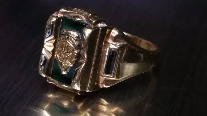 lot 112 image: Vintage Jostens 10k Gold Class Ring
