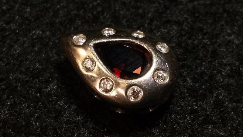 lot 114 image: 14k Gold Diamond and Garnet Pendant