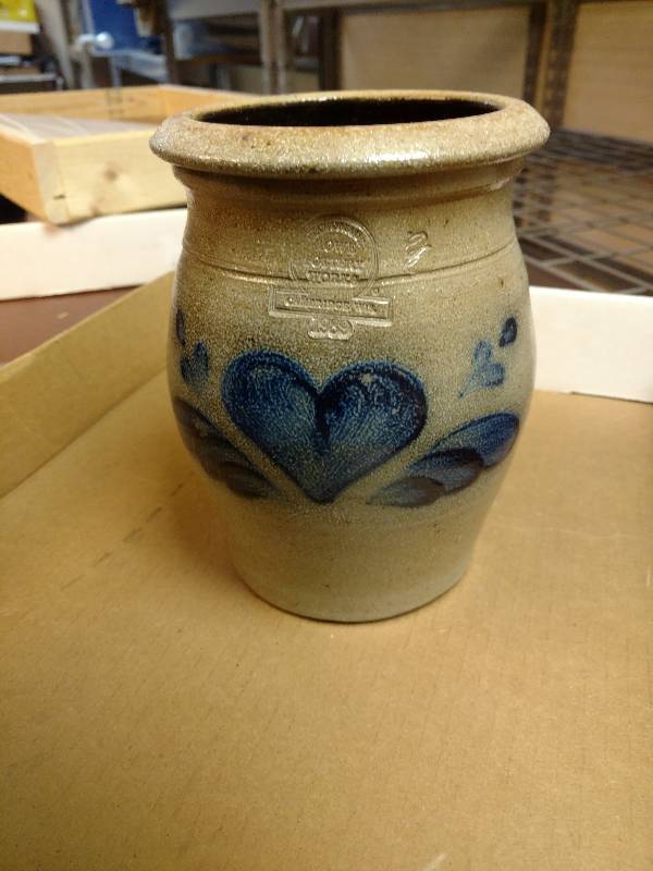 lot 137 image: Rowe Pottery Works Crock