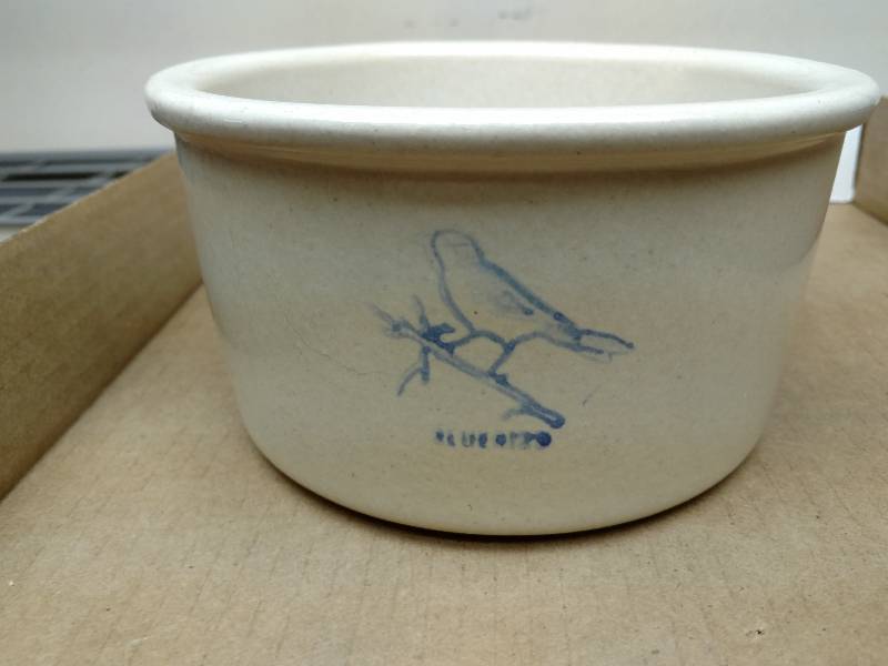 lot 151 image: Bluebird Crock